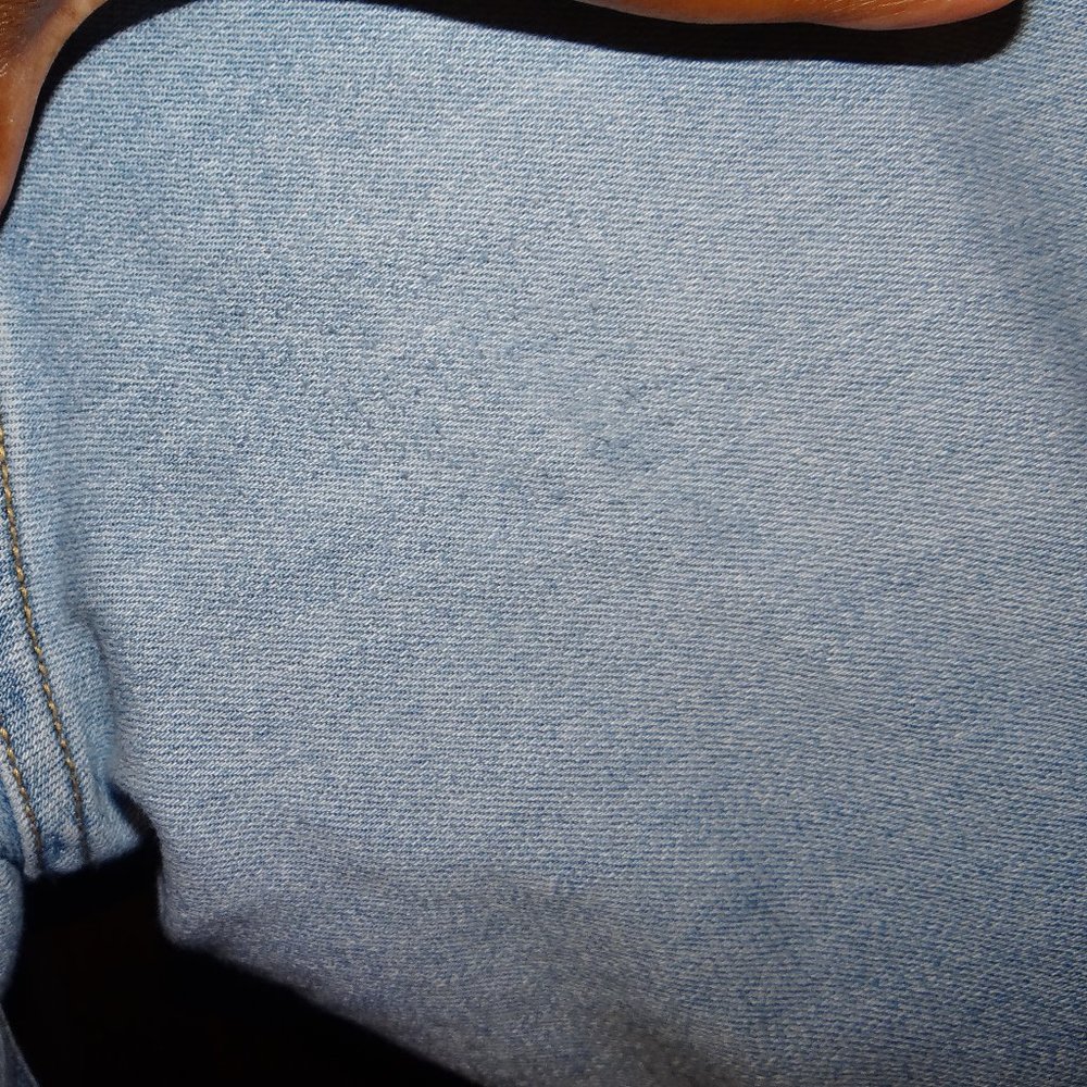 Universal Thread Distressed Cropped Jeans - Picture 7 of 7